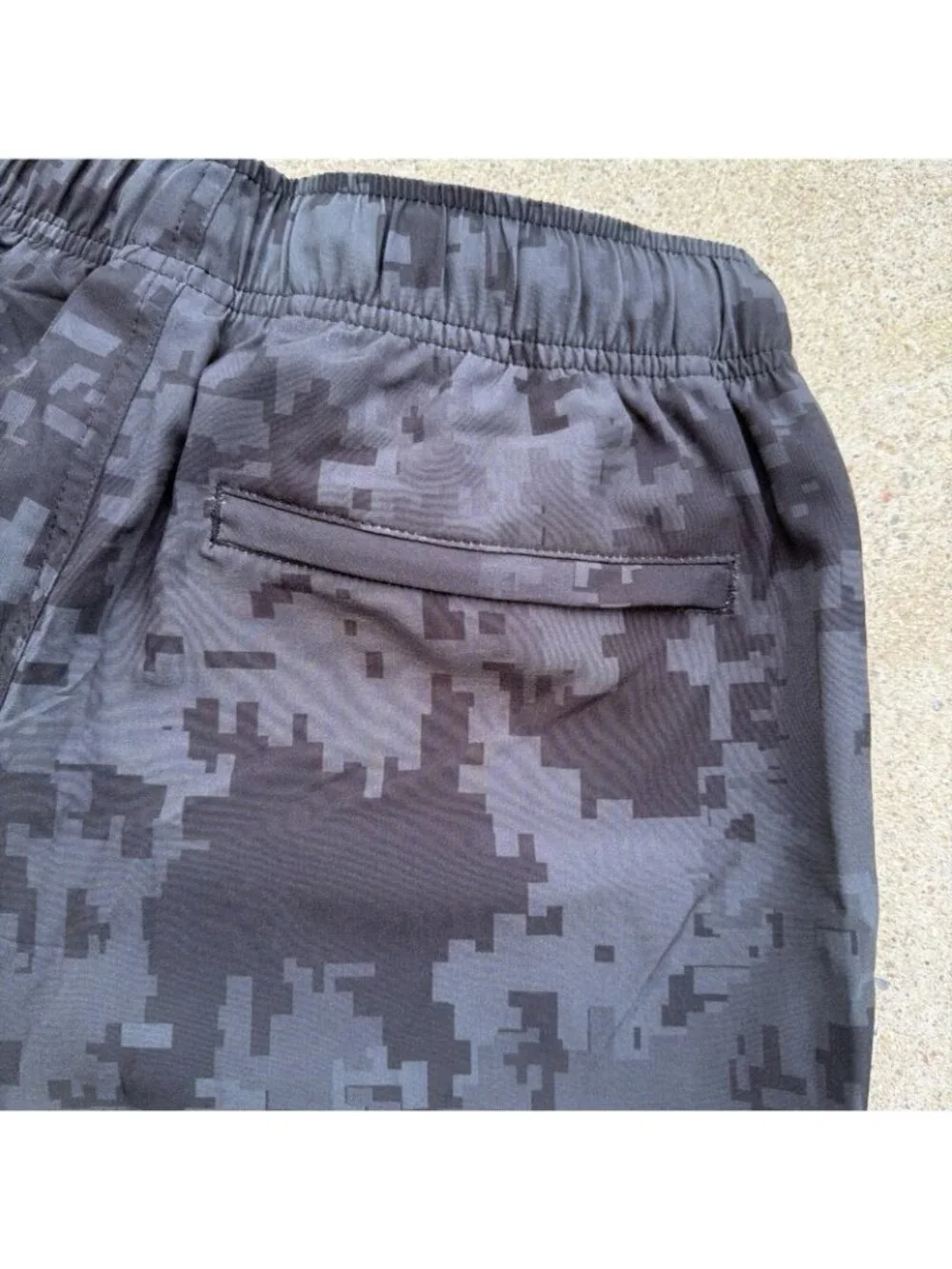 Cove Shorts Mens 36 Camo Gray Black Athletic Gym 5" Inseam Drawstring - Picture 7 of 7